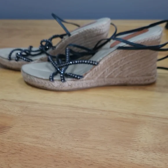 Hype Black and Cream Wedge Shoes with Elegant Straps - Picture 2 of 5